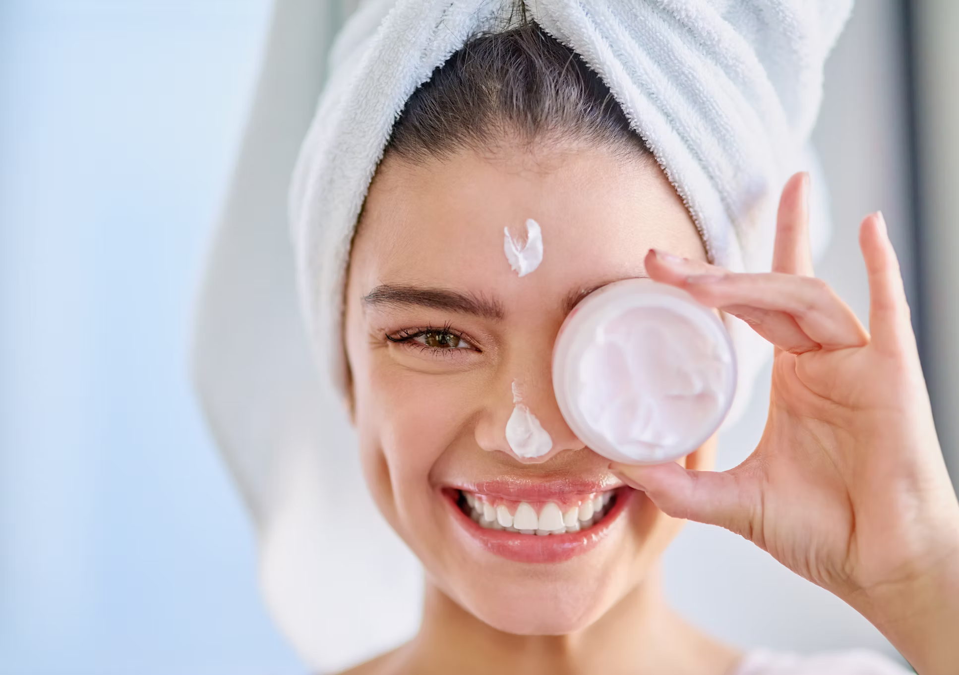 Gesichtspflege-Behandlung bei Cosmetic Eva Brode in Wien